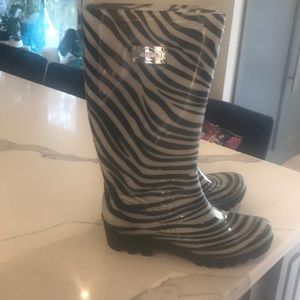 Guess rain boots zebra